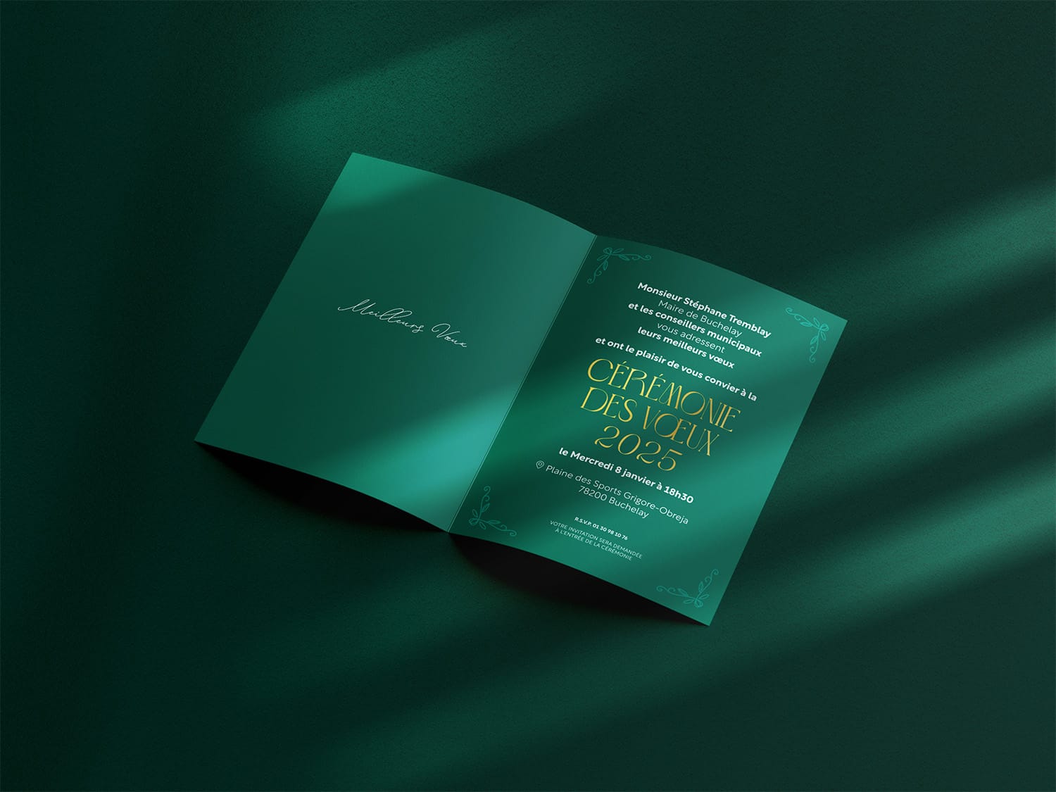 Bi-Fold_Flyer_Mockup_3